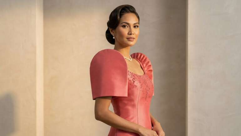 Classic terno with butterfly sleeves.