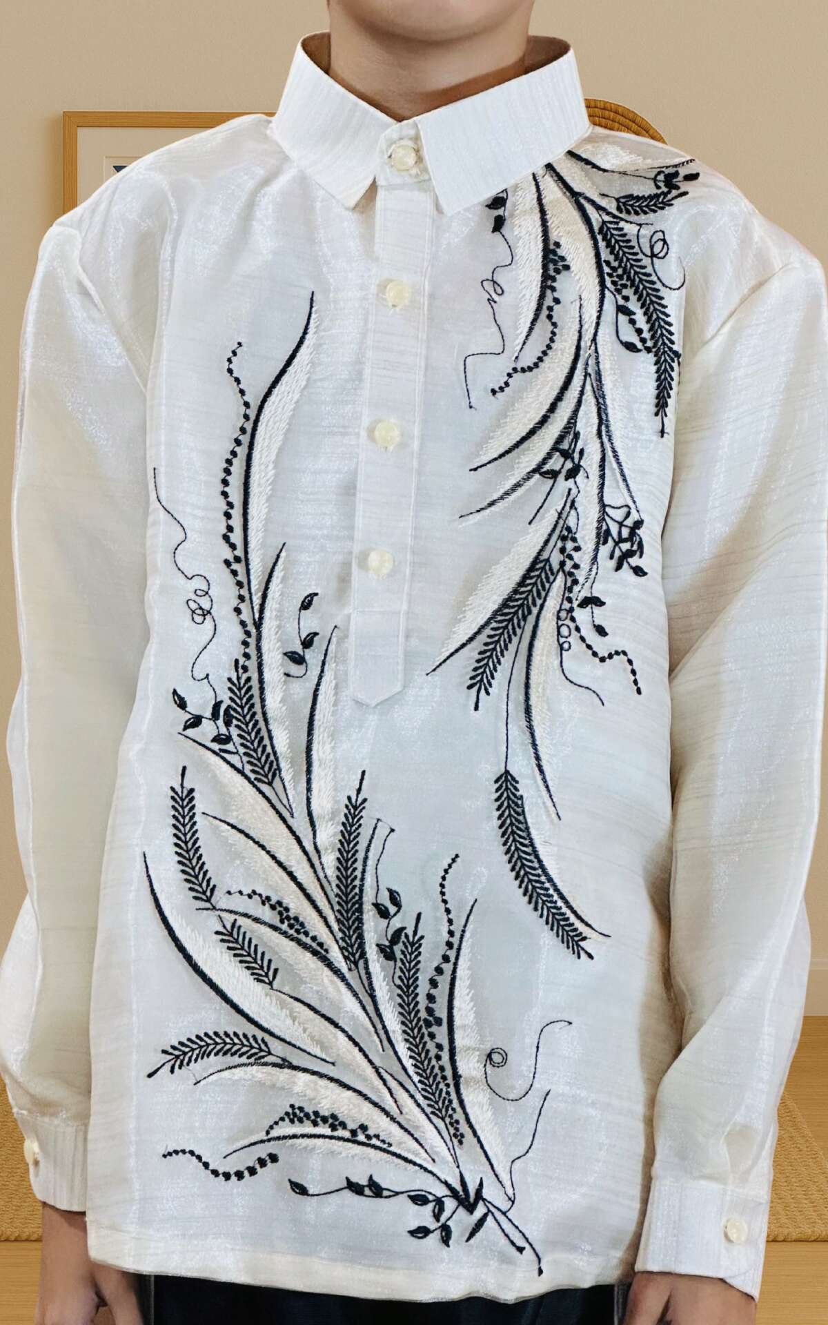Kid’s barong Tagalog close view